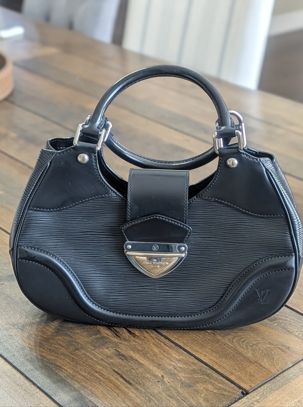 Louis Vuitton Epi Montaigne Sac Black